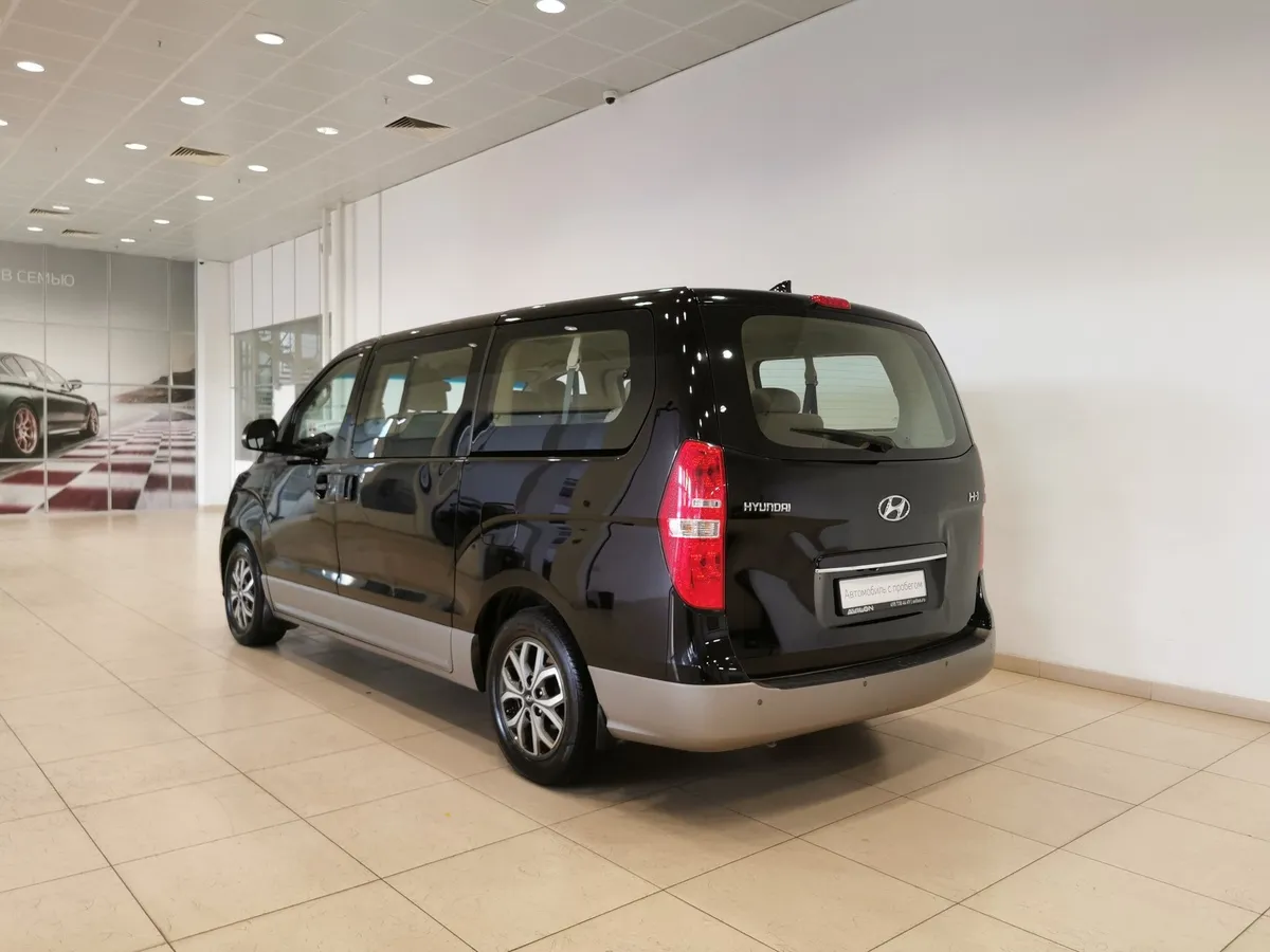 Hyundai H-1 2.5 TD AT (99 л.с.) Черный в АВИЛОН. Слайд №4