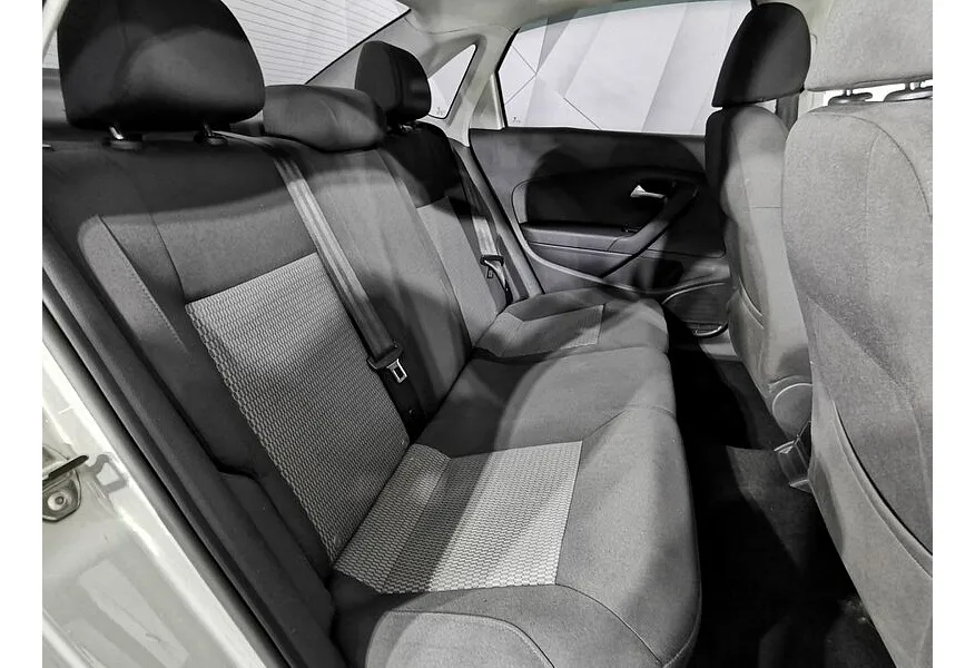 Volkswagen Polo 1.6 Tiptronic (105 л.с.) Comfortline Желтый в АВИЛОН. Слайд №11