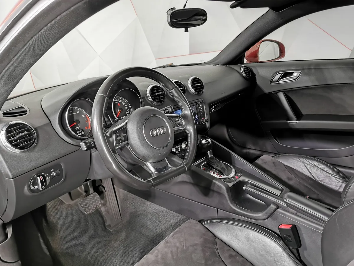 Audi TT 2.0 TFSI quattro S tronic (211 л.с.) Красный в АВИЛОН. Слайд №15