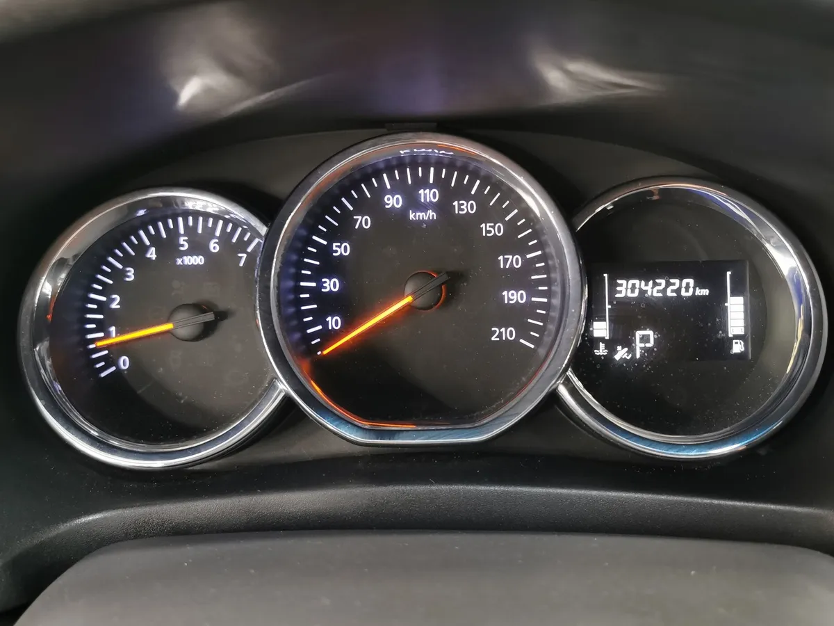 Renault Logan 1.6 AT (102 л.с.) Белый в АВИЛОН. Слайд №18