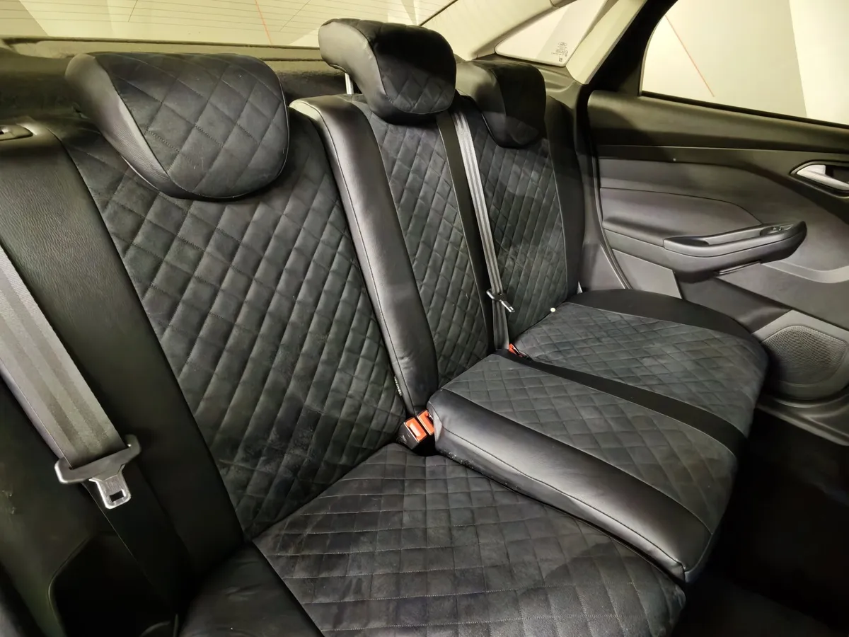 Ford Focus 1.5 EcoBoost AT (150 л.с.) Titanium Черный в АВИЛОН. Слайд №17