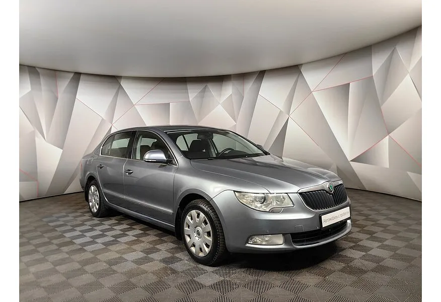 Skoda Superb 1.8 TSI AT (152 л.с.) Серый в АВИЛОН. Слайд №3