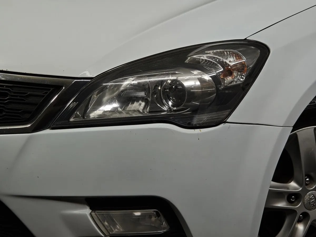 Kia Ceed 1.6 AT (122 л.с.) Luxe Белый в АВИЛОН. Слайд №10
