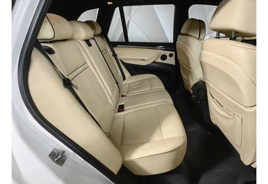 LIVE. Слайд №9