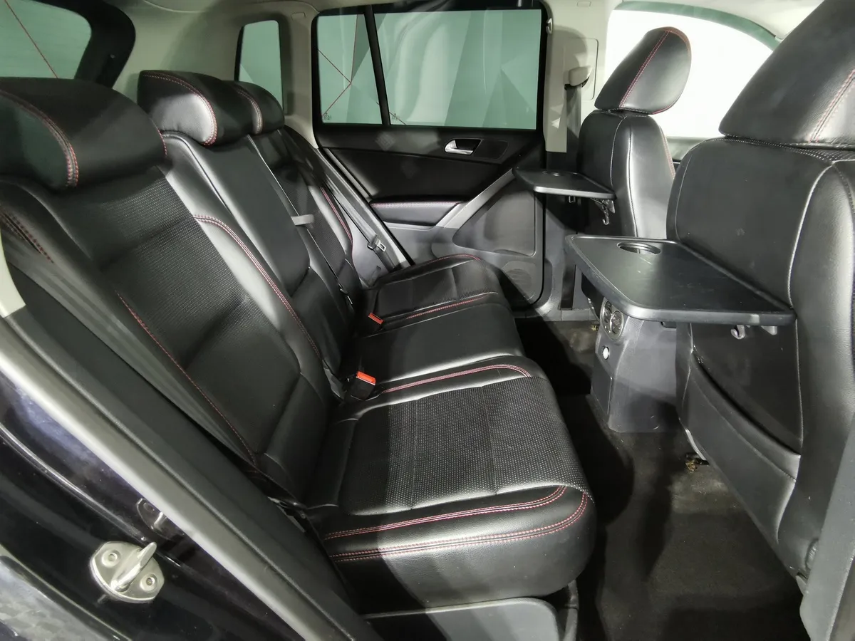 Volkswagen Tiguan 2.0 TSI 4Motion AT (170 л.с.) Track & Field Черный в АВИЛОН. Слайд №14