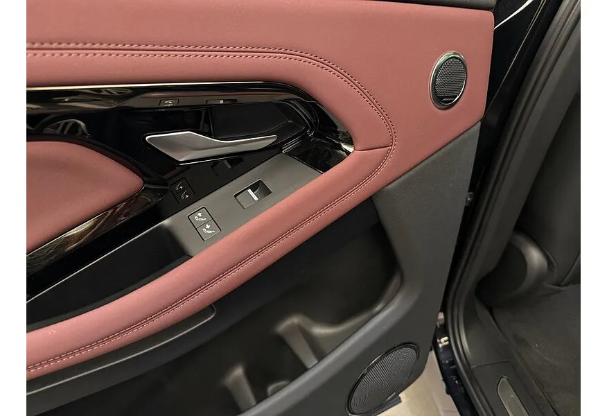 Land Rover Range Rover Evoque 2.0 AT 4WD (249 л.с.) Driving Light Glory Черный в АВИЛОН. Слайд №17