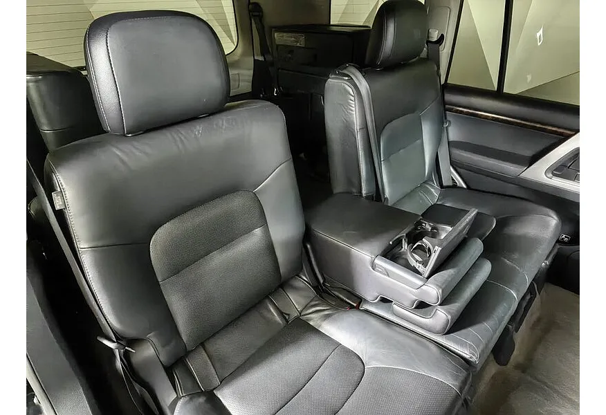 Toyota Land Cruiser 4.5 Twin-Turbo D AT 4WD (5 мест) (235 л.с.) Престиж Черный в АВИЛОН. Слайд №16