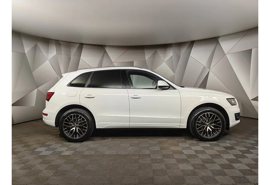 АВИЛОН - Audi Q5 2.0 TDI S tronic quattro (170 л.с.) Белый - slide 3