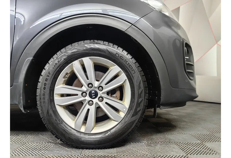 Kia Sportage 2.0 AT 4WD (150 л.с.) Luxe Серый в АВИЛОН. Слайд №9