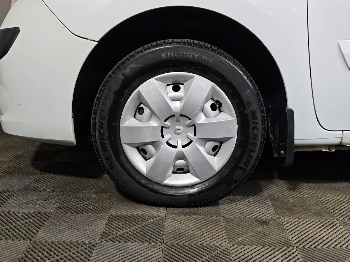 Renault Kangoo 1.6 MT (84 л.с.) Expression Белый в АВИЛОН. Слайд №9