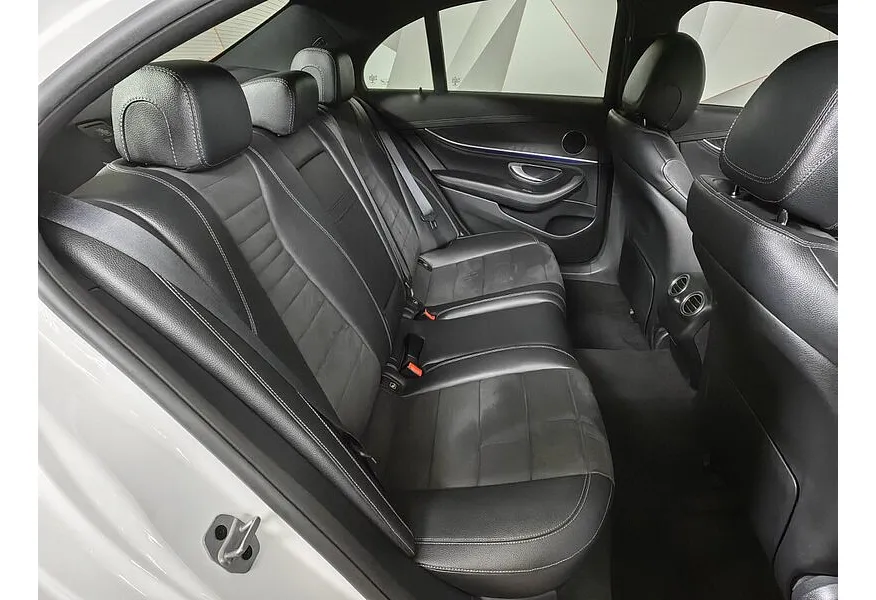 Mercedes-Benz E-Класс E 200 4MATIC 9G-TRONIC (184 л.с.) Exclusive Белый в АВИЛОН. Слайд №16