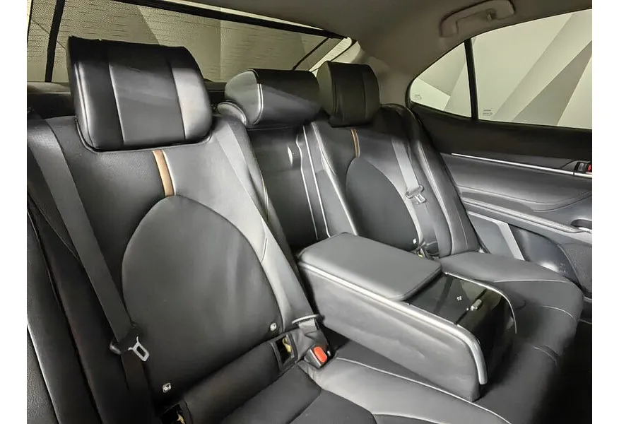 Toyota Camry 2.5 AT (181 л.с.) Черный в АВИЛОН. Слайд №10