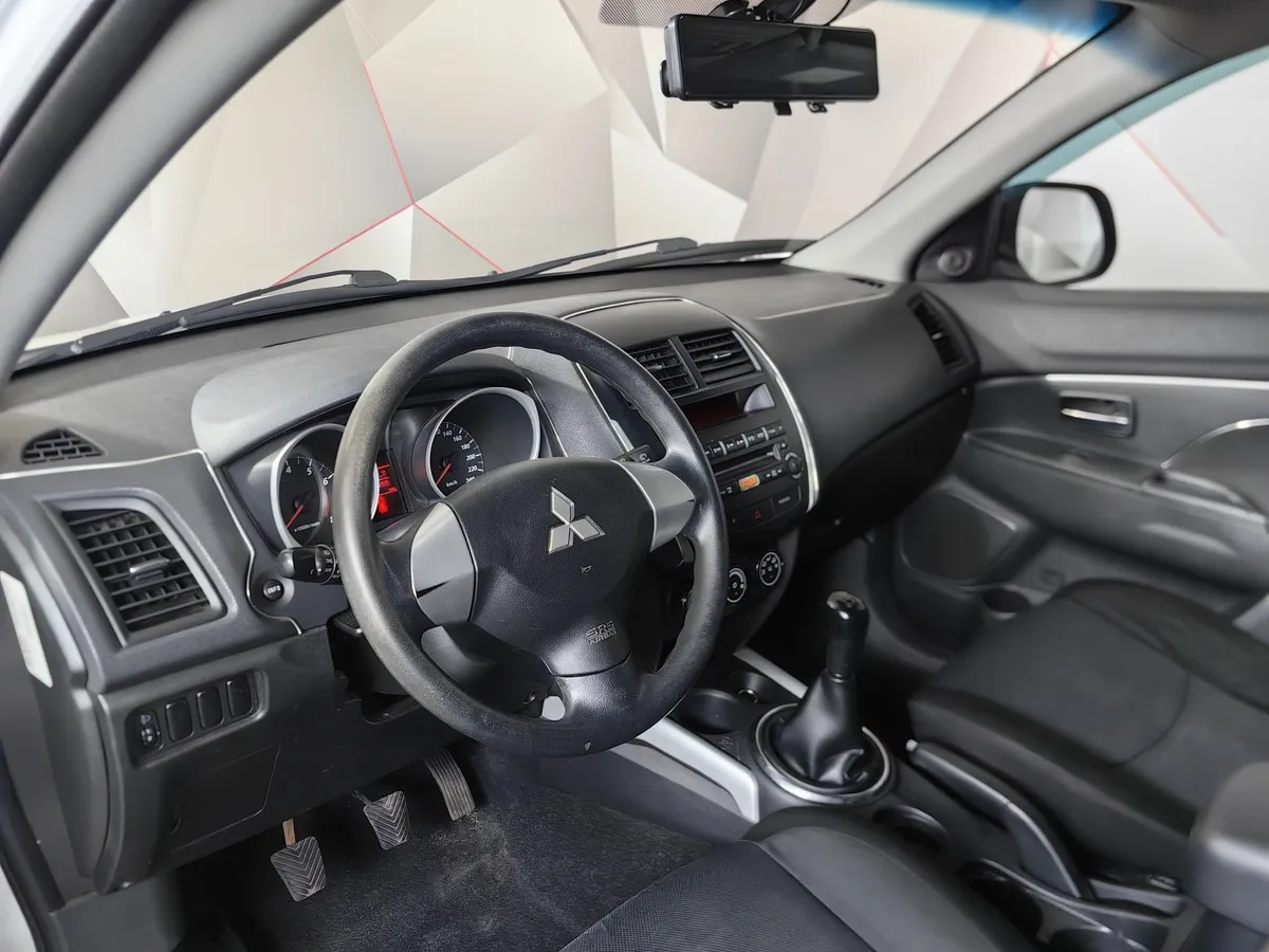 Mitsubishi ASX 1.6 MT 2WD (117 л.с.) Белый в АВИЛОН. Слайд №16