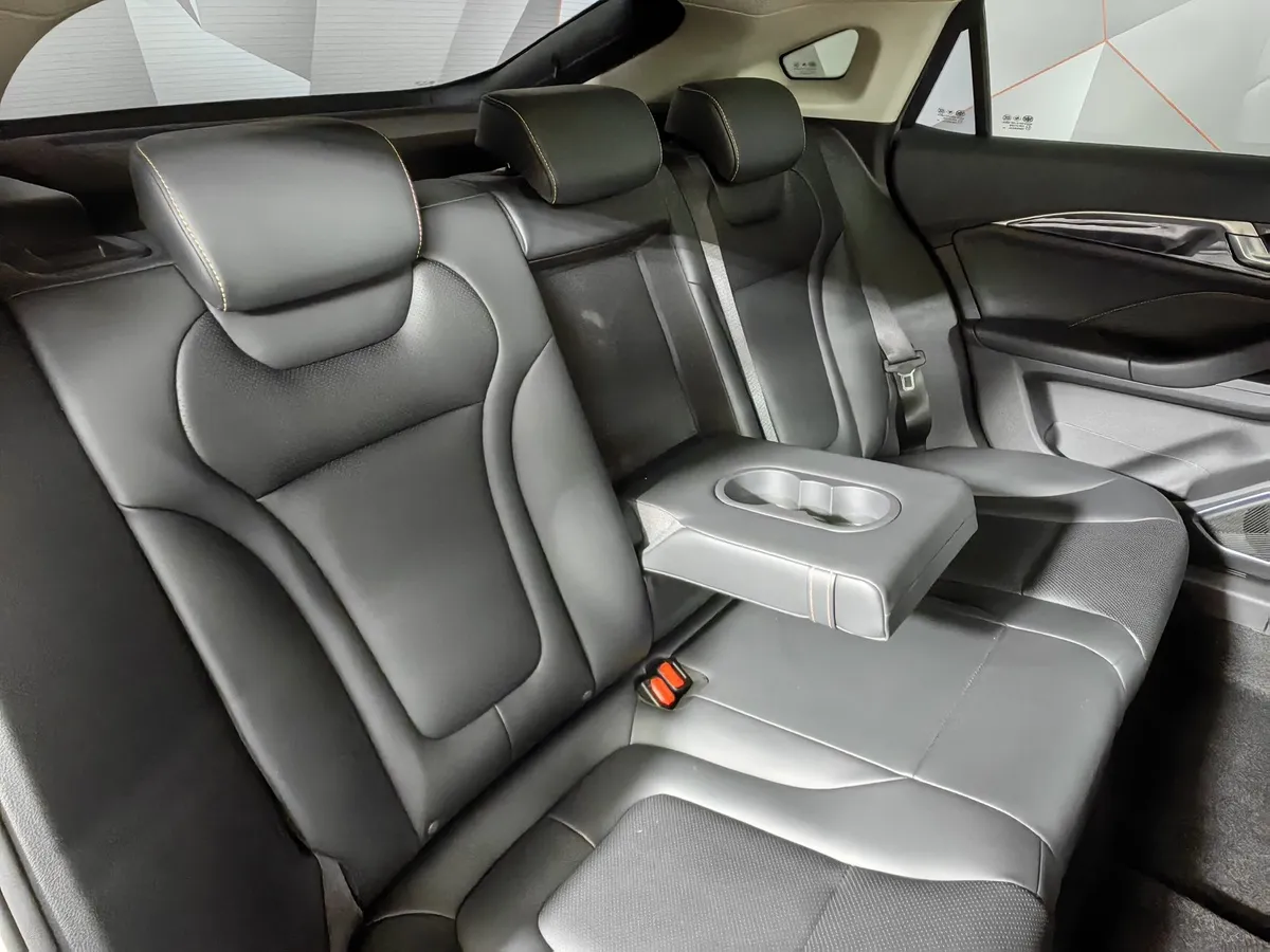 FAW Bestune B70 1.5T 7DCT (169 л.с.) Exclusive Серый в АВИЛОН. Слайд №17