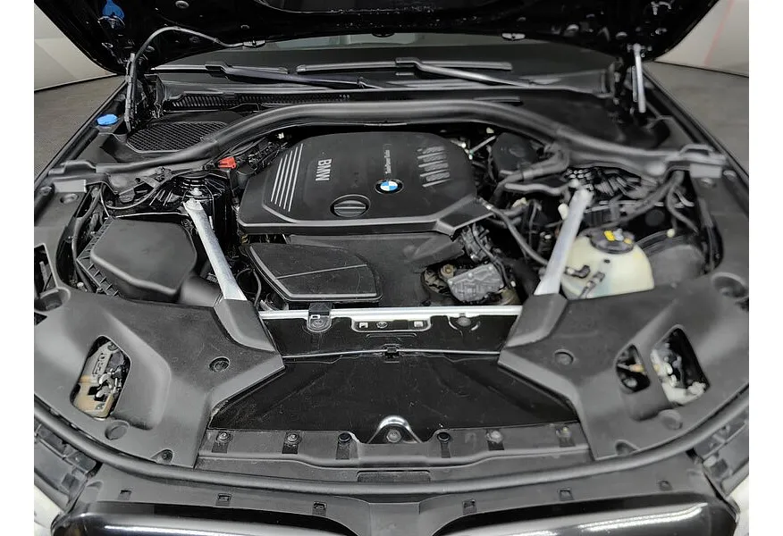 BMW 5 серия 520d xDrive Steptronic (190 л.с.) Черный в АВИЛОН. Слайд №10