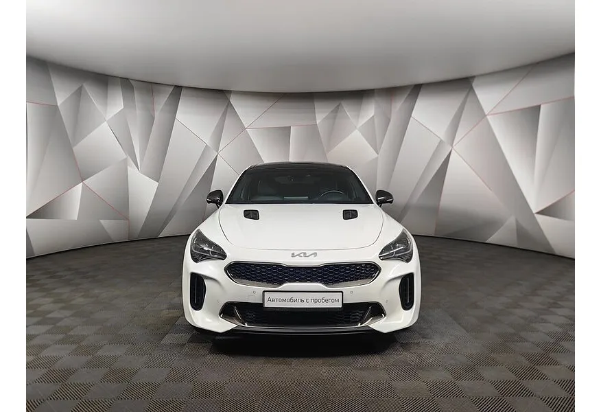 Kia Stinger 2.0 AT AWD (247 л.с.) GT Line Белый в АВИЛОН. Слайд №5