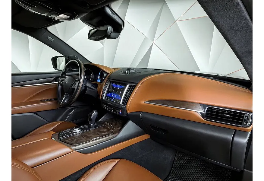 Maserati Levante Diesel 3.0 V6 AT (275 л.с.) Красный в АВИЛОН. Слайд №13