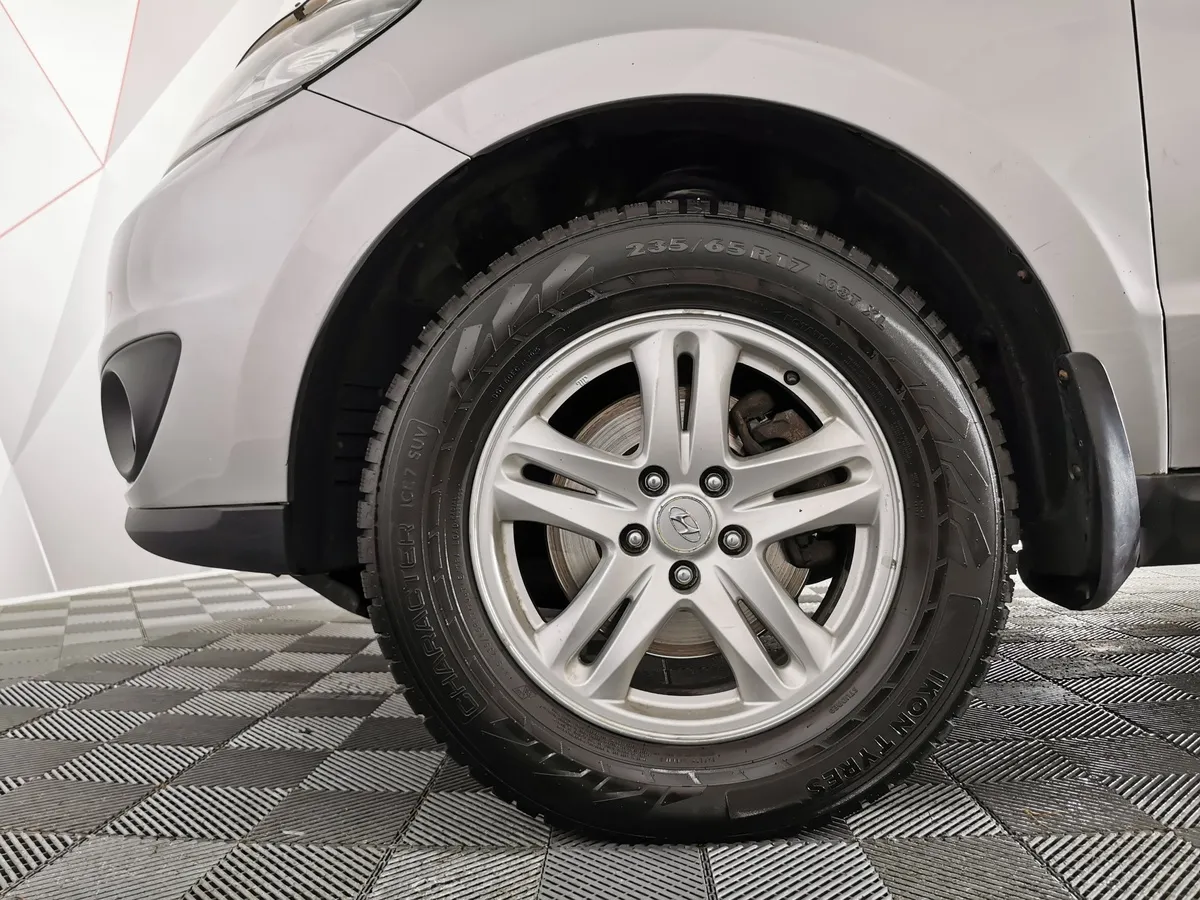 Hyundai Santa Fe 2.2 CRDi AT 4WD (197 л.с.) Comfort Серый в АВИЛОН. Слайд №9