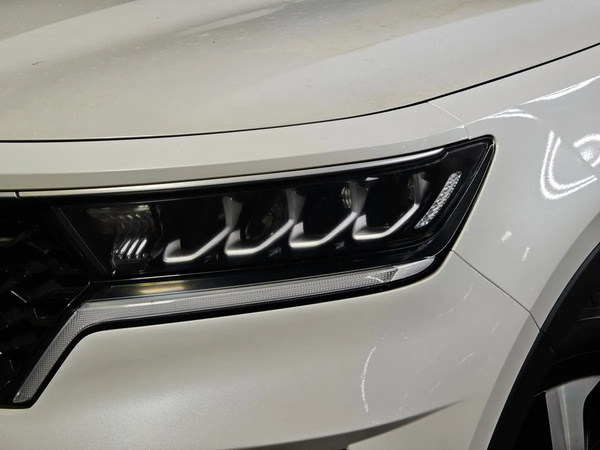 Kia Sorento 2.5 MPI 4WD AT (180 л.с.) Comfort Белый в АВИЛОН. Слайд №10