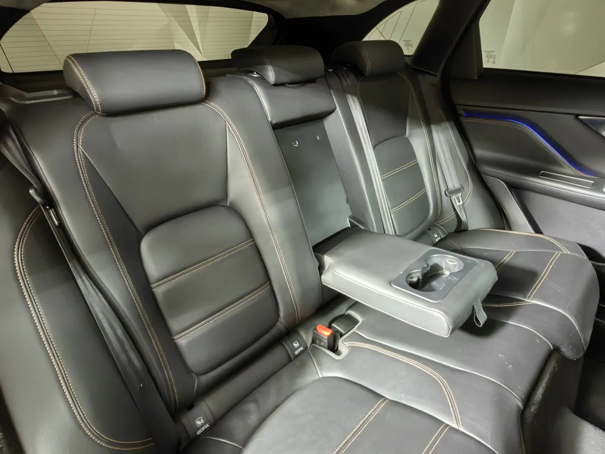 Jaguar F-Pace 2.0 AT AWD (249 л.с.) Prestige Черный в АВИЛОН. Слайд №16