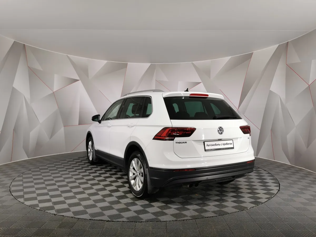 Volkswagen Tiguan 1.4 TSI BlueMotion DSG (150 л.с.) Avenue Белый в АВИЛОН. Слайд №4