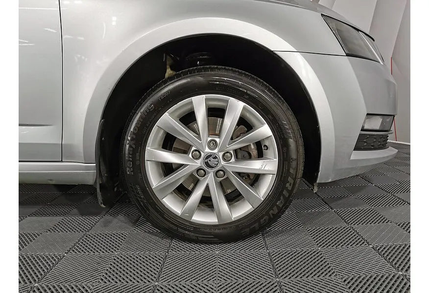 Skoda Octavia 1.6 AT (110 л.с.) Серебристый в АВИЛОН. Слайд №16