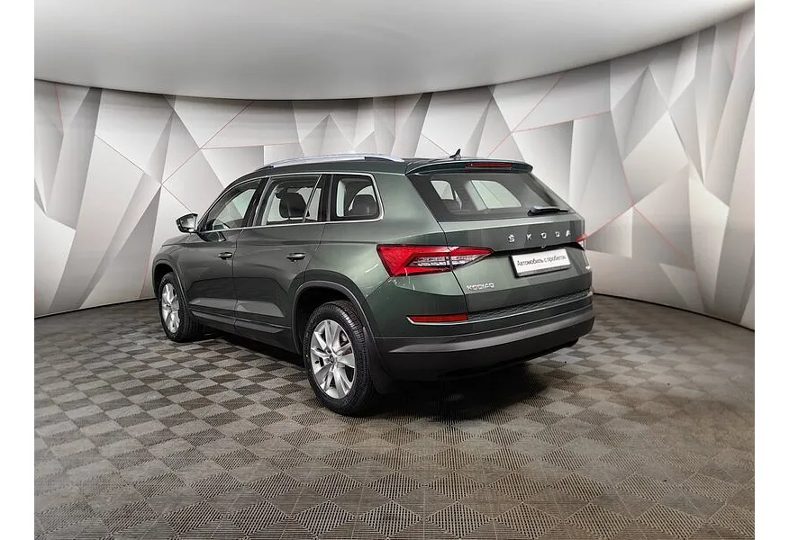 Skoda Kodiaq 2.0 TSI DSG 4X4 (180 л.с.) Зеленый в АВИЛОН. Слайд №4