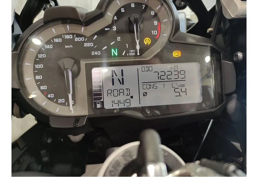 LIVE. Слайд №7