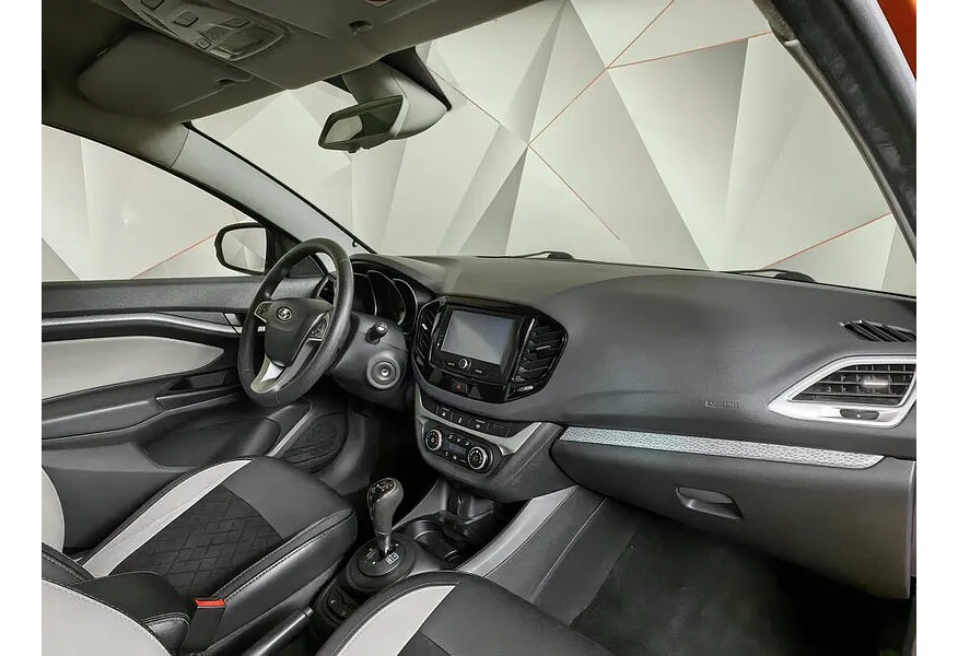 ВАЗ (Lada) Vesta 1.8 AMT (122 л.с.) Оранжевый в АВИЛОН. Слайд №13