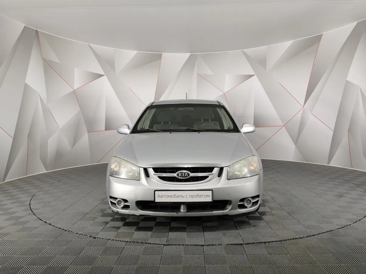 Kia Cerato 1.6 MT (105 л.с.) Серебристый в АВИЛОН. Слайд №7