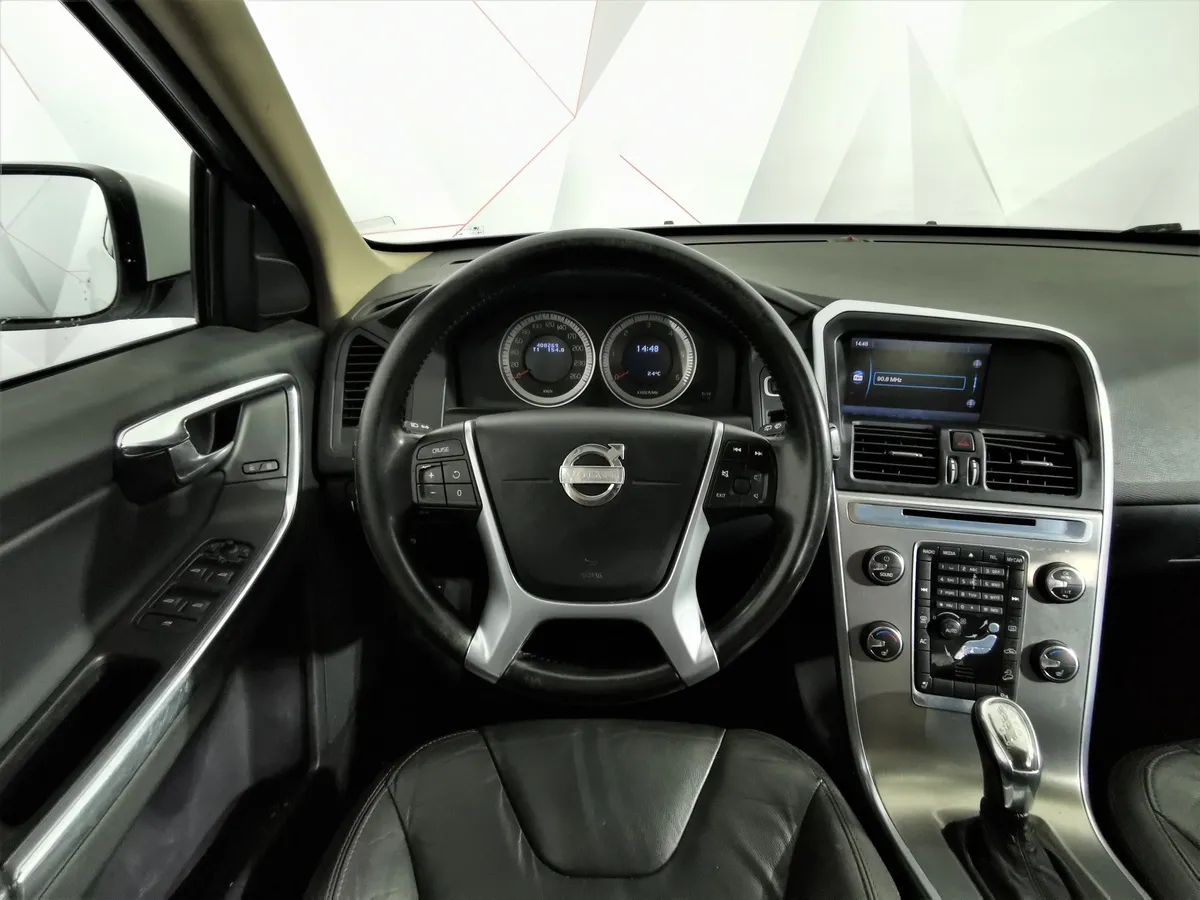 Volvo XC60 2.4 D5 Geartronic AWD (215 л.с.) Белый в АВИЛОН. Слайд №18