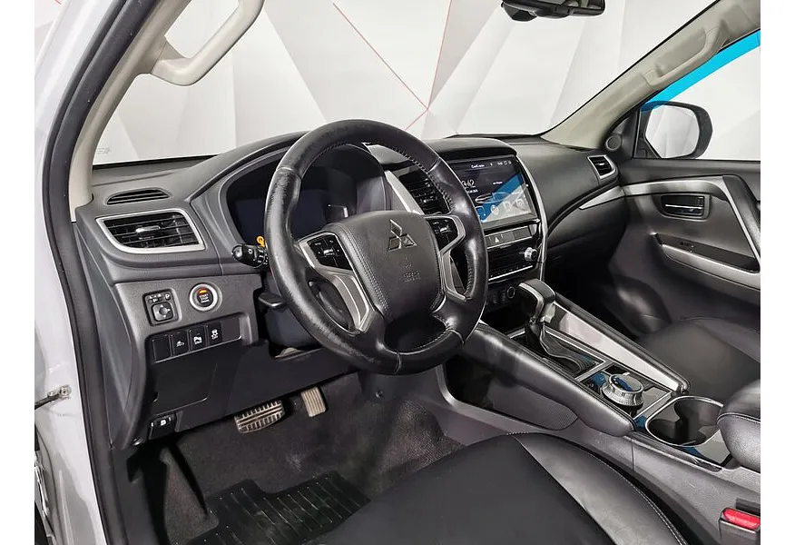 АВИЛОН - Mitsubishi Pajero Sport 3.0 AT AWD (209 л.с.) Ultimate Белый - slide 13