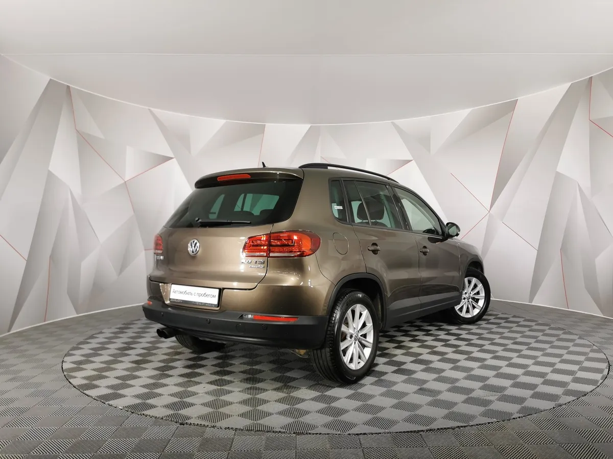 Volkswagen Tiguan 2.0 TSI 4Motion AT (170 л.с.) Track & Field Коричневый в АВИЛОН. Слайд №2