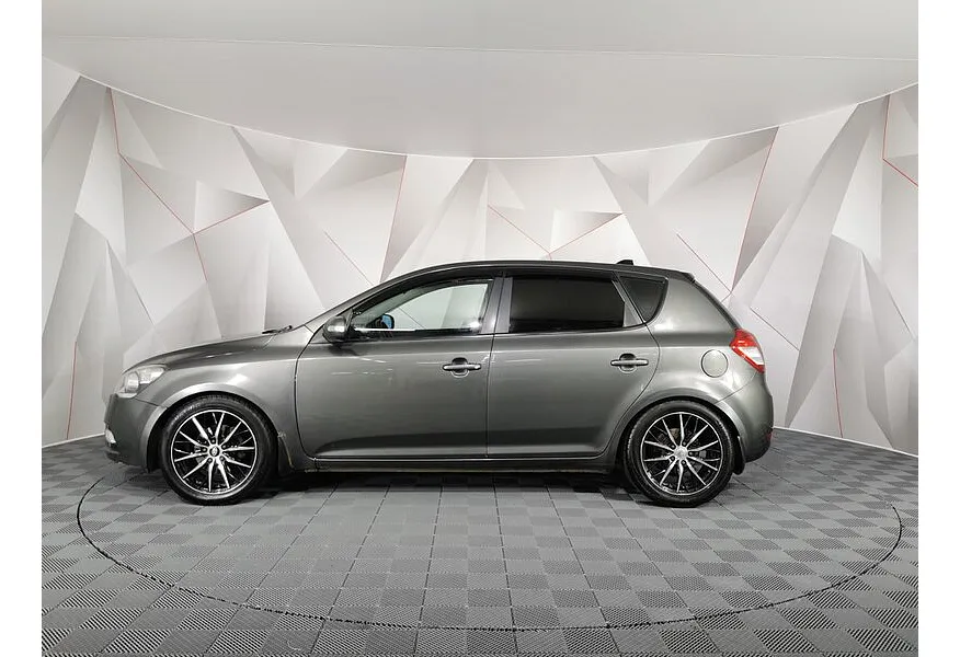 АВИЛОН - Kia Ceed 1.6 MT (122 л.с.) Серебристый - slide 2