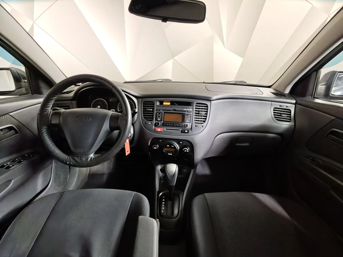 Kia Rio 1.4 AT (97 л.с.) Черный в АВИЛОН. Слайд №12