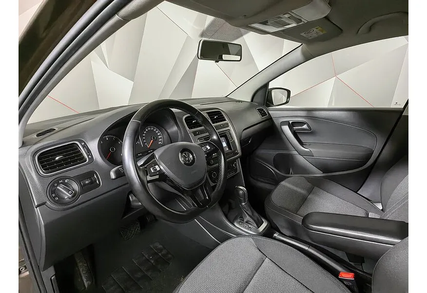 Volkswagen Polo 1.6 MPI AT (110 л.с.) Highline Коричневый в АВИЛОН. Слайд №19