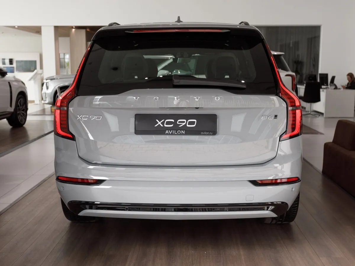 Volvo XC90 2.0 B6 mild hybrid AT AWD (7 мест) (300 л.с.) Ультра темный Серый в АВИЛОН. Слайд №4