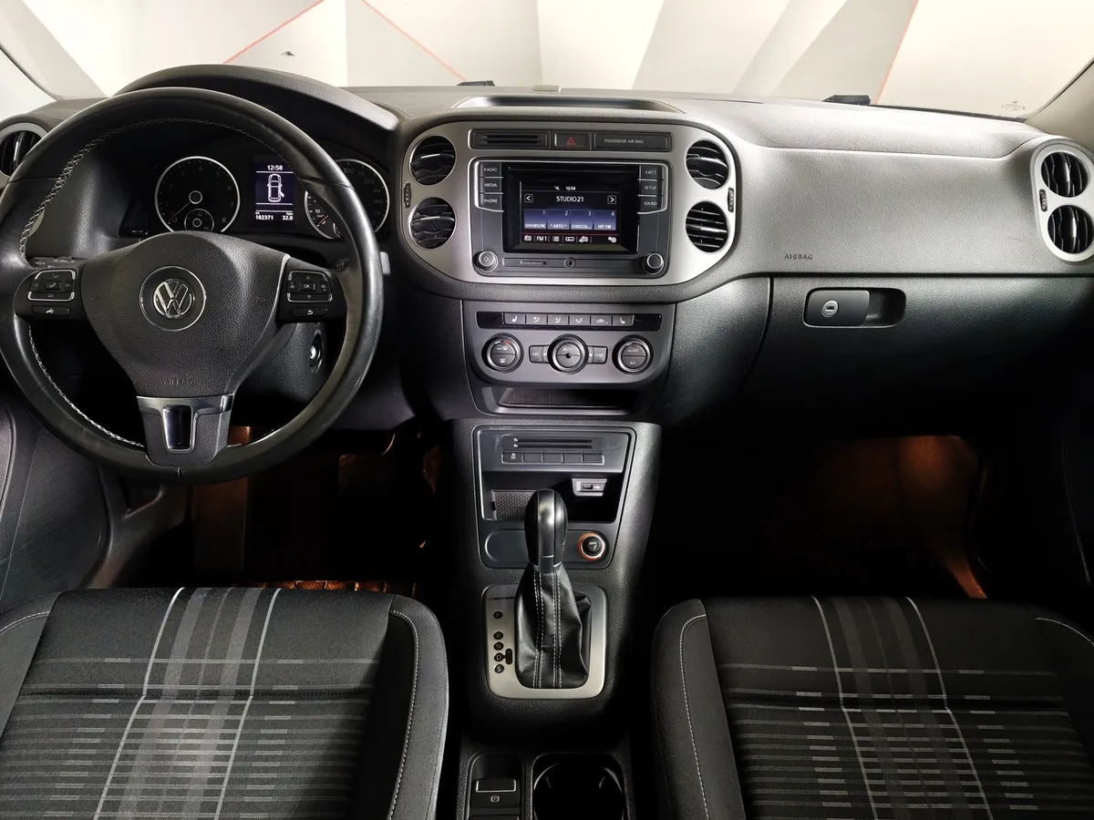 Volkswagen Tiguan 2.0 TSI 4Motion AT (180 л.с.) CLUB Синий в АВИЛОН. Слайд №15