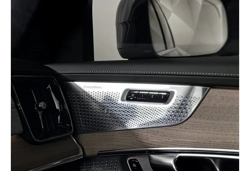 Volvo XC90 2.0 T8 plug-inhybrid AT AWD (7 мест) (455 л.с.) Ultra Bright Синий в АВИЛОН. Слайд №25