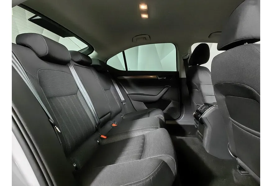 Skoda Superb 1.4 TSI DSG (150 л.с.) Exclusive Белый в АВИЛОН. Слайд №16