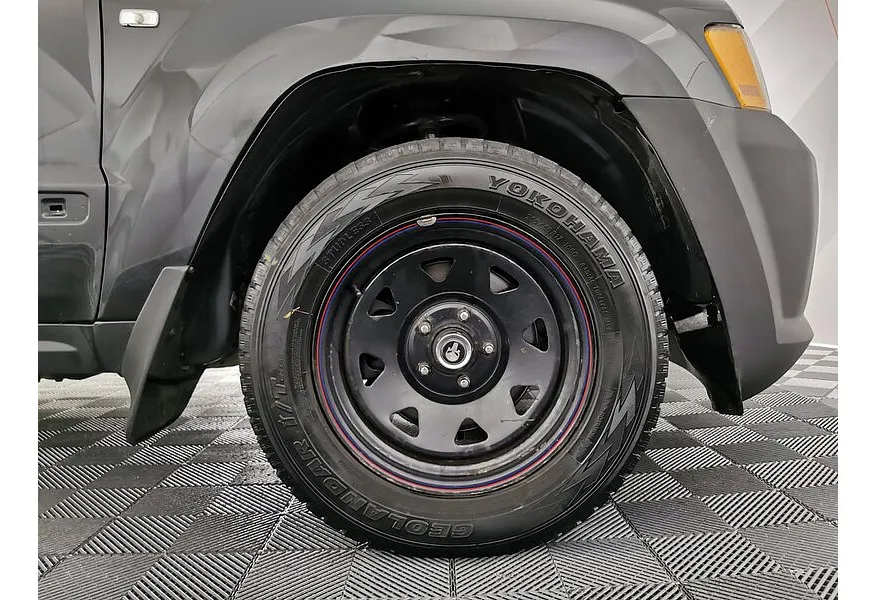 Jeep Grand Cherokee 4.7 AT AWD (305 л.с.) Черный в АВИЛОН. Слайд №9