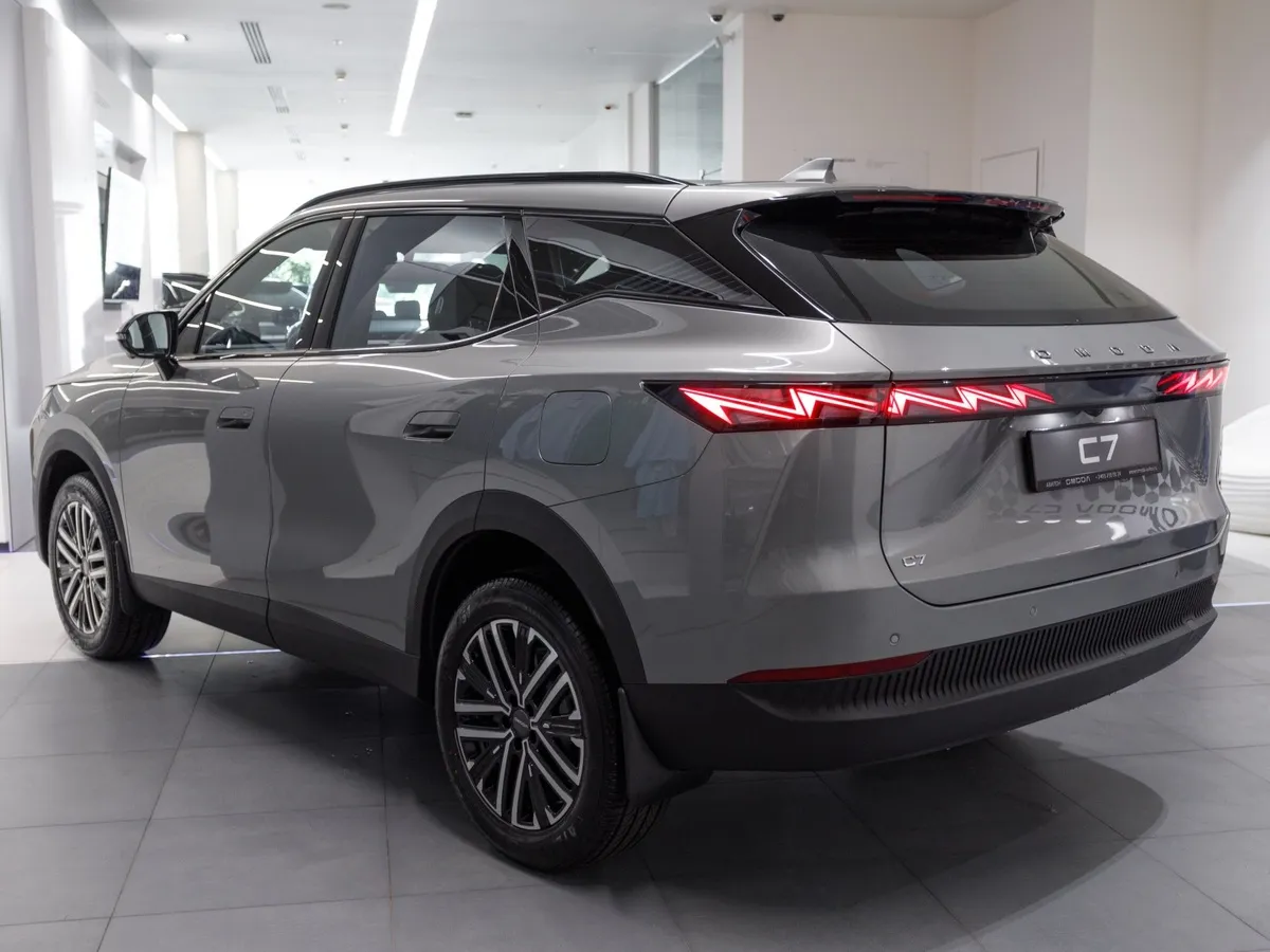 OMODA C7 1.6 DCT (150 л.с.) Драйв Серебристый в АВИЛОН. Слайд №5