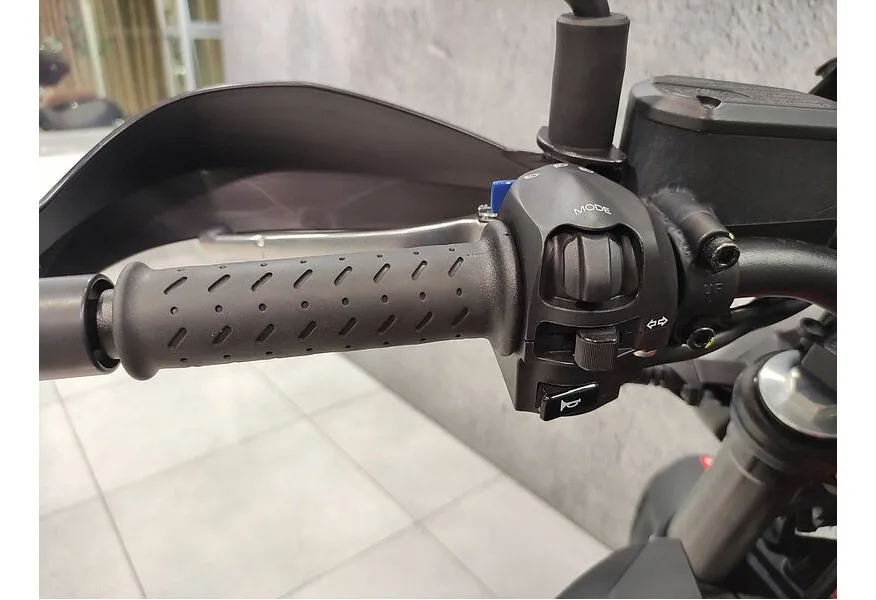 LIVE. Слайд №8