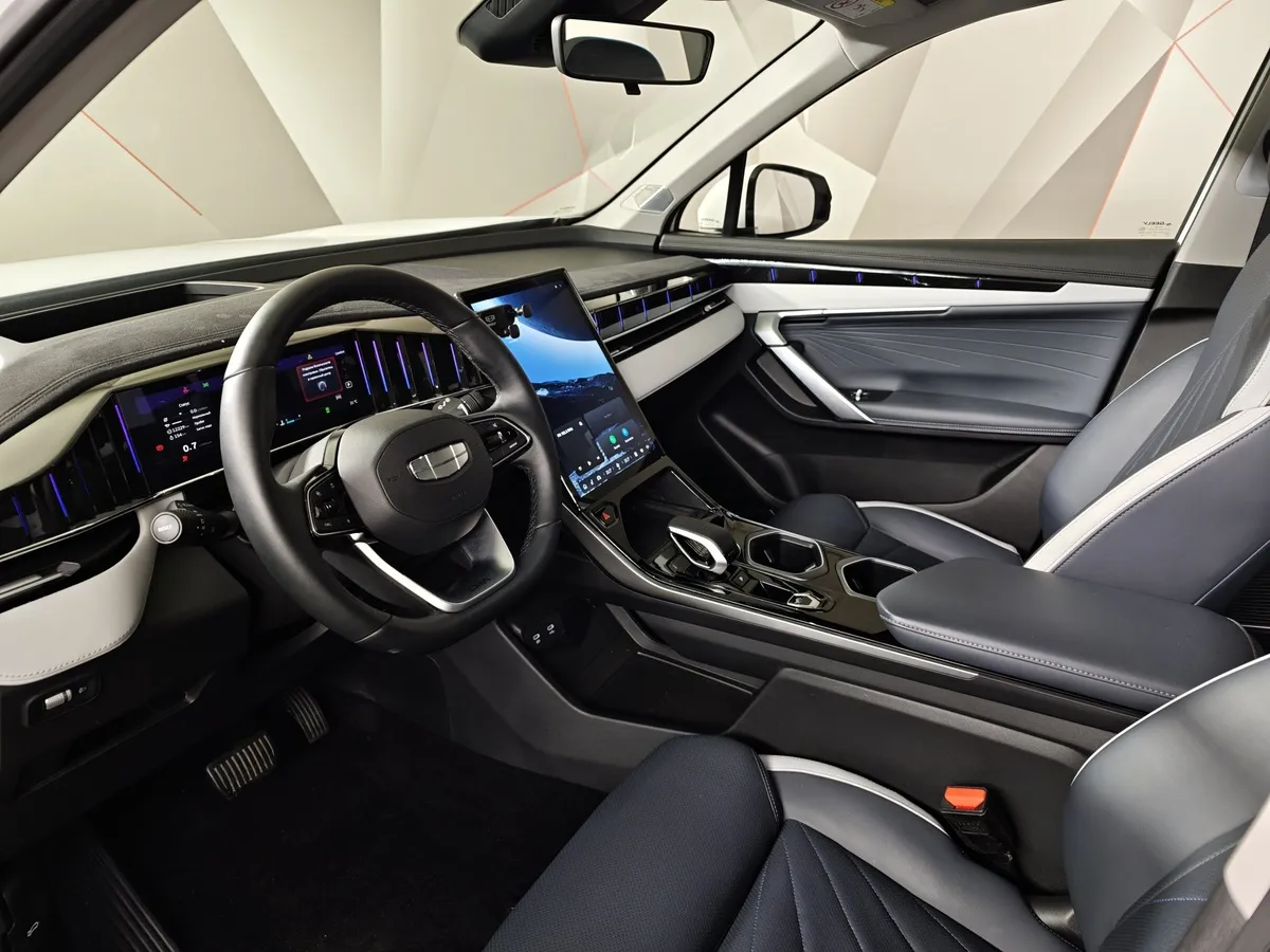 Geely Atlas 2.0T AT 4WD (200 л.с.) Флагман Белый в АВИЛОН. Слайд №19