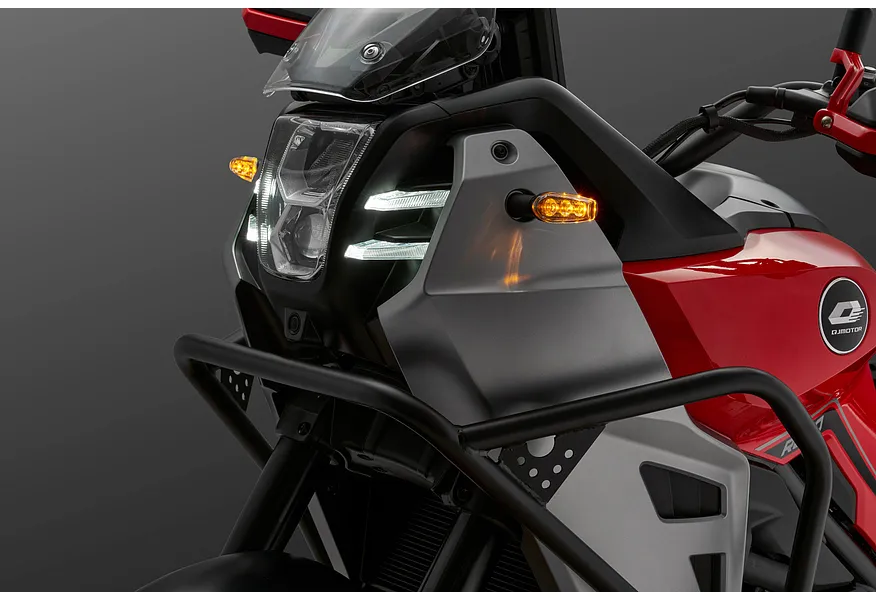 QJMOTOR SVT 650X 650 см³ (76 л.с.) 650 Красный в АВИЛОН. Слайд №9