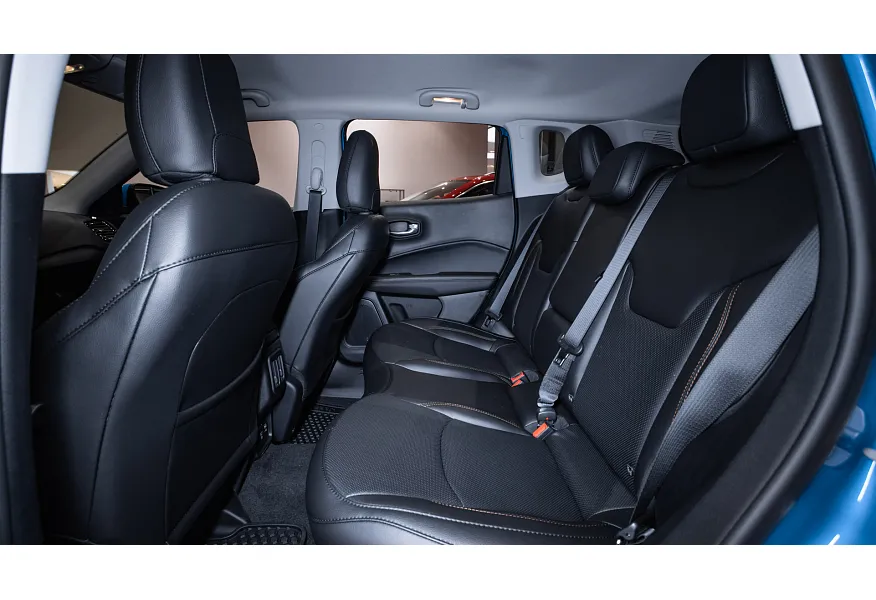 АВИЛОН - Jeep Compass 2.4 4x4 AT (150 л.с.) Limited Черный - slide 3