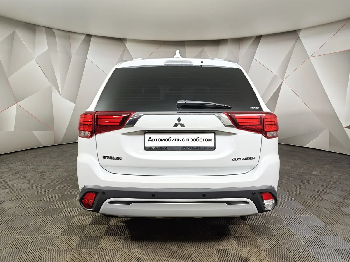 Mitsubishi Outlander 2.0 CVT 4WD (146 л.с.) Instyle E29 Белый в АВИЛОН. Слайд №8