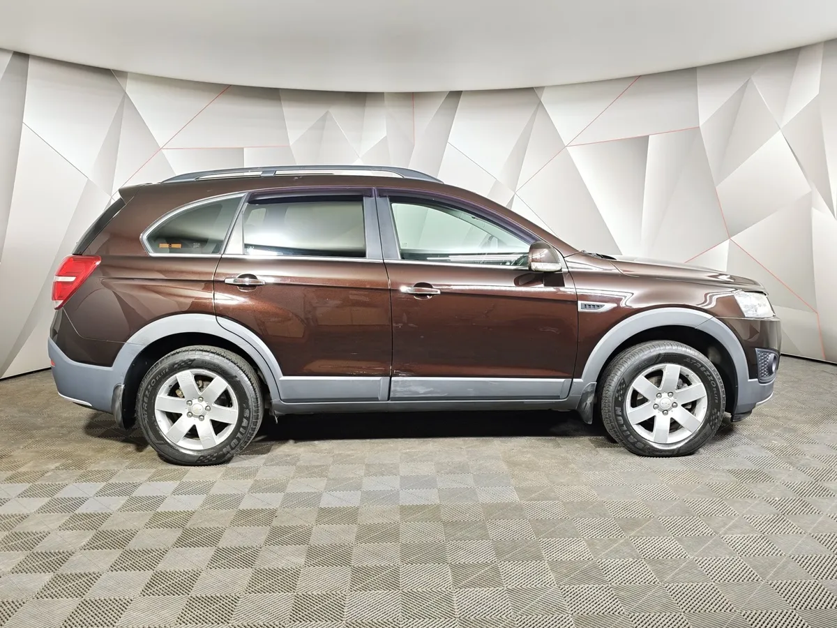 Chevrolet Captiva 2.4 AT (5 мест) (167 л.с.) LT Коричневый в АВИЛОН. Слайд №6