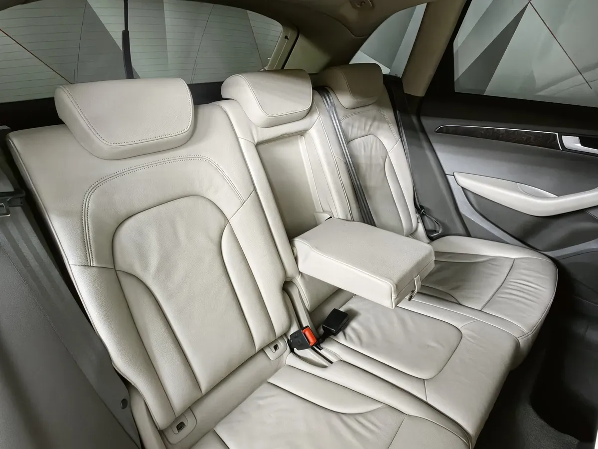 Audi Q5 2.0 TFSI tiptronic quattro (211 л.с.) Белый в АВИЛОН. Слайд №17