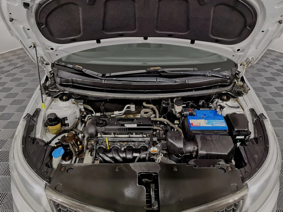 Kia Rio 1.6 AT (123 л.с.) Luxe Серебристый в АВИЛОН. Слайд №11